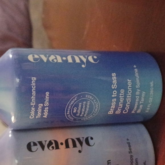 Eva•NYC shampoo & conditioner - Picture 3 of 3